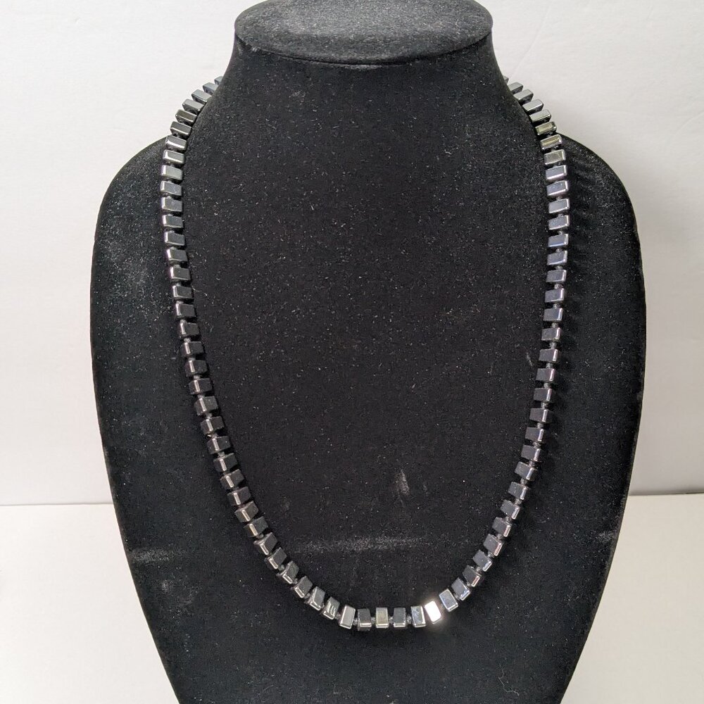 Black Triangular Stone Bead Necklace Knotted Classic Chic Goth Quiet Luxury